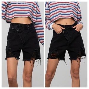 Euc Insane Gene crossover denim mom jean shorts S